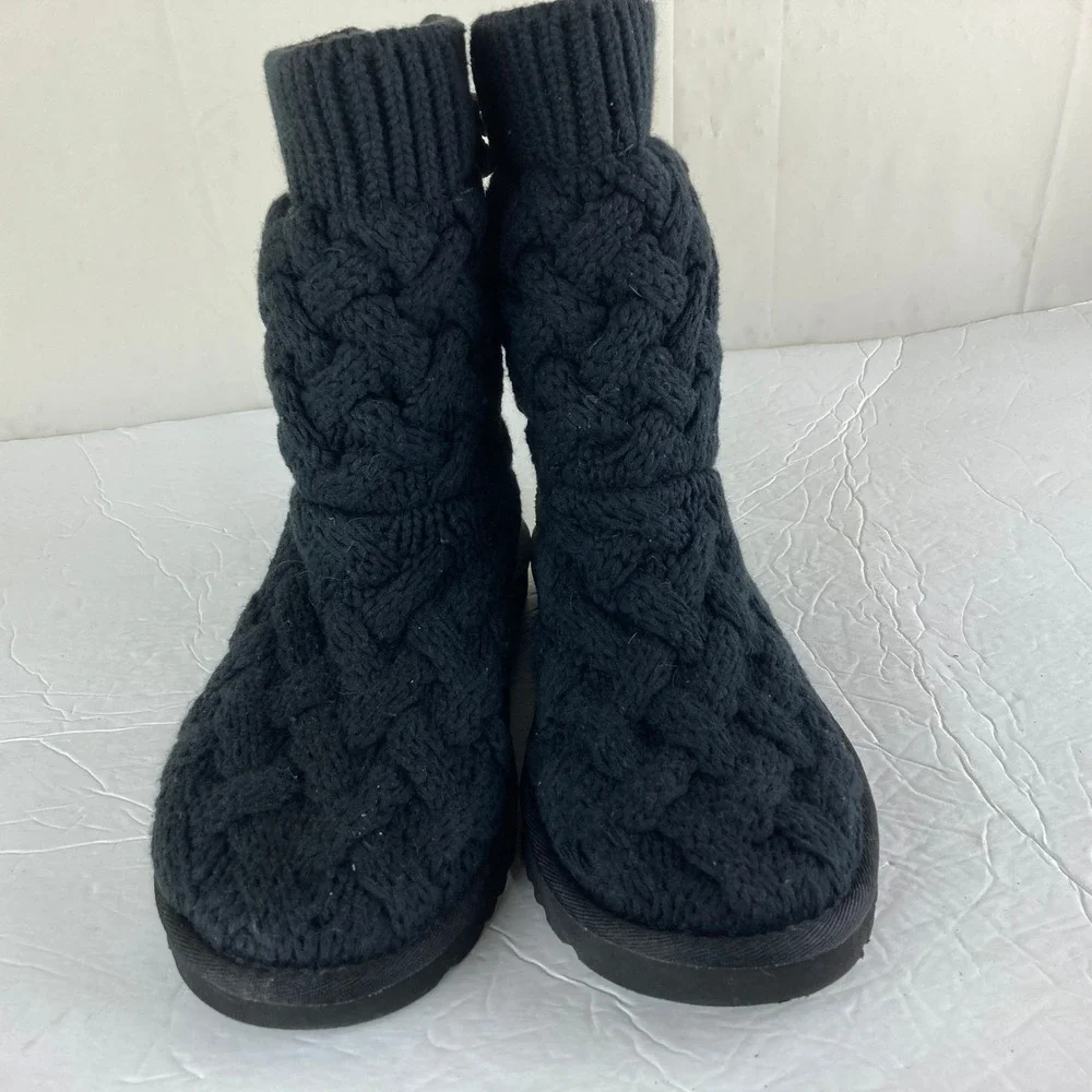 UGG Isla Knit Sweater Boots Womens 7 Ribbon Bow Chunky Cable Knit Designer